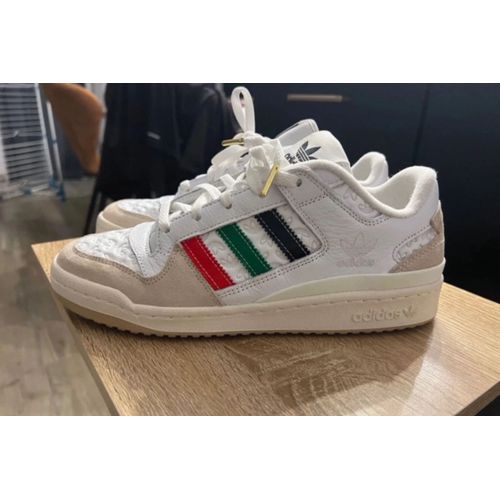 Chaussure Adidas Original Forum Low Pointure 42