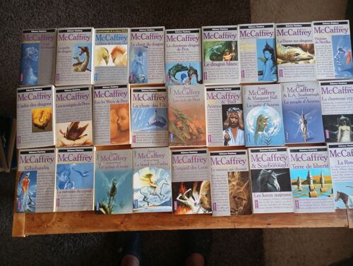 Lot 27 Romans Fantasy Anne Mccaffrey Cycles La Ballade De Pern La Transe De Crystal, Le Vol De Pegase, Acorna