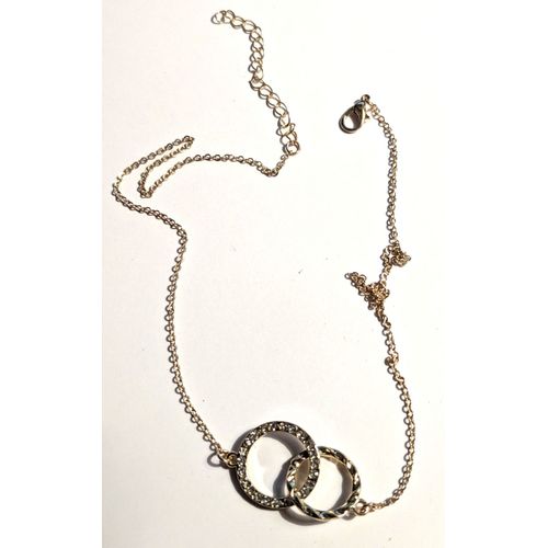Collier Doré - 2 Anneaux Entrecroisés