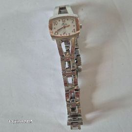 Montre Pour Femme Marque Lotus,Bracelet En Acier, Design Moderne