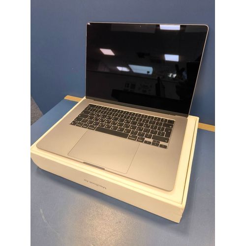 Apple MacBook Air 2023 - 15" M2 - Ram 8 Go - SSD 256 Go - Qwerty - Gris sidéral