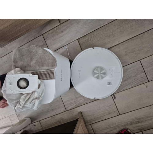Aspirateur robot laveur 