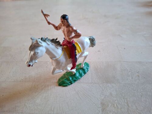 Figurine Indien Sur Son Cheval Blanc
