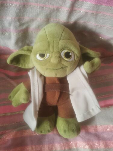 Doudou Peluche Maître Yoda Star Wars Disney Nicotoy 18 Cm