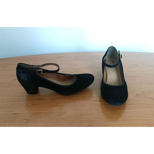 Escarpins Noirs A Sangle. San Marina. Cuir Nubuck. Pointure 39