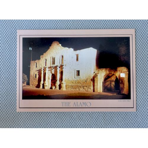 Carte Postale Ancienne Cpa. San Antonio, Texas. Fort Alamo Éclairé De Nuit. San Antonio Collection. Texas, Usa, Etats-Unis , Amérique 1991