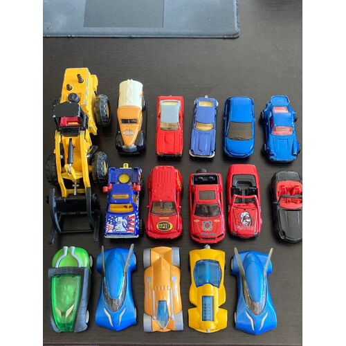 Voitures MAJORETTE - dont série Fiction - 4x4 - Porsche - etc
