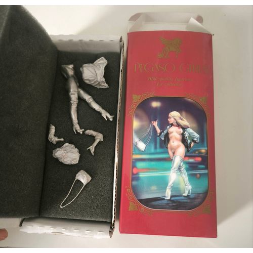 Figurine Pegaso Girls En Métal Érotique