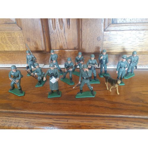 Lot 12 Figurines Et 1 Chien Anciennes Collection Starlux Original Soldats Militaires Allemands 39-45 Seconde Guerre Mondiale (Militaire Armée)