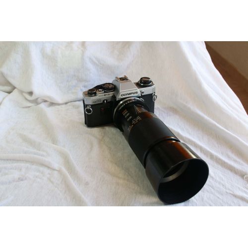 OLympus OM10 avec zoom tamron 80 210 f3.5.
