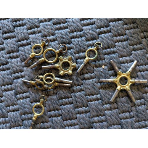 Lot De Clés Multiples Anciennes Pour Montres À Gousset