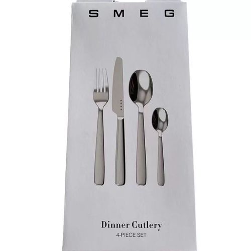 Smeg Four Piece Knife Set Cuillère Fourche Acier Inoxydable Dessert Steak Couverts
