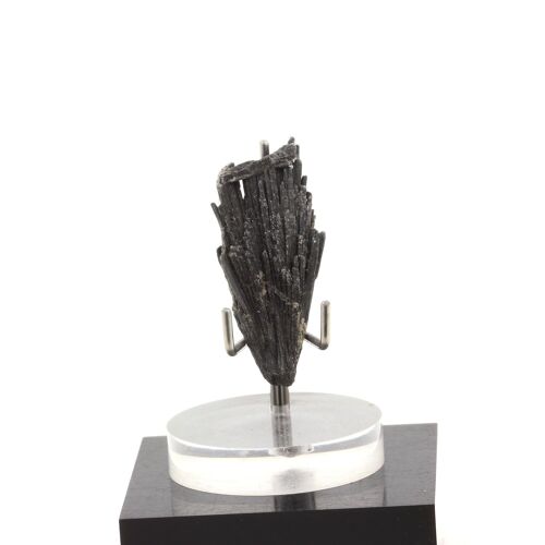 Cyanite Noire. 28.5 Ct. Ribeirão Da Folha, Minas Gerais, Brésil.