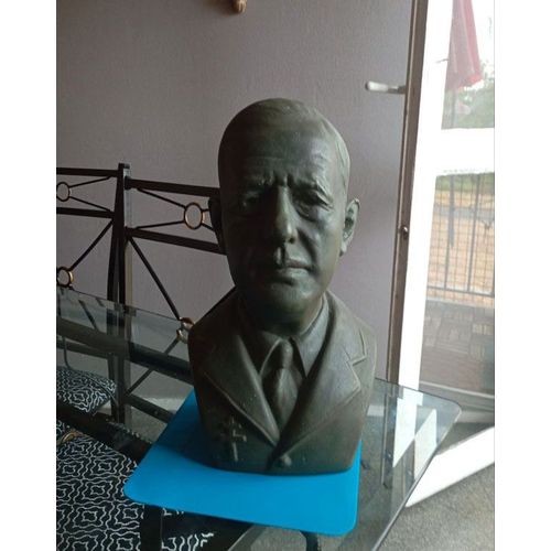 Buste Du Général Charles De Gaulle – Plâtre Patiné