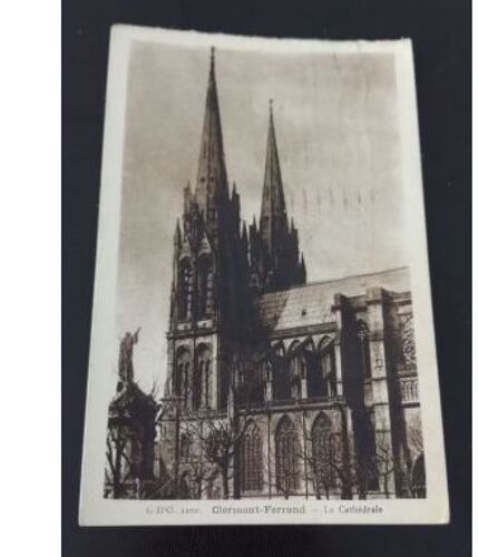 Carte Postale Clermont Ferrand La Cathédrale Editeur: G D'o En L'état Sur Les Photos