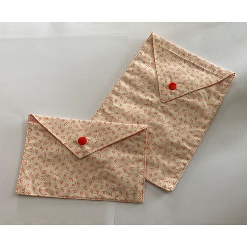 Étuis à savon, brosse à dent et dentifrice 