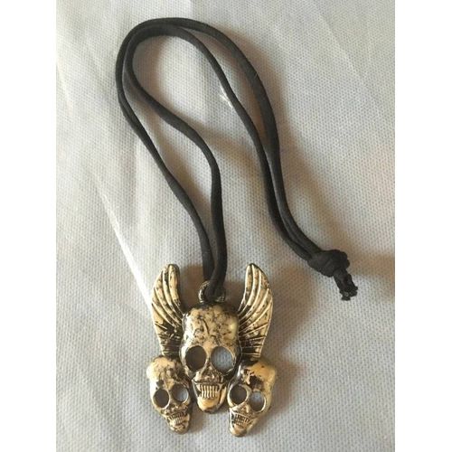 Collier Pendentif Tête De Mort / Gothique / Pirate
