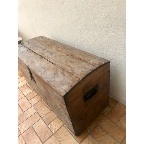 Grande Malle Coffre Bois Massif Ancienne Poignées Fermoir  À Restaurer