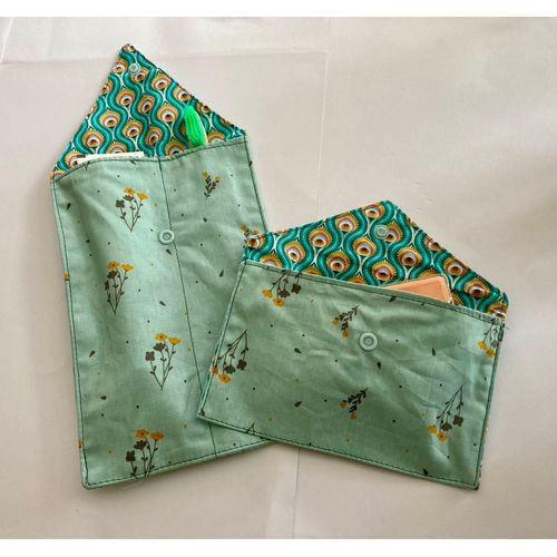 Étuis à savon, brosse à dent et dentifrice 