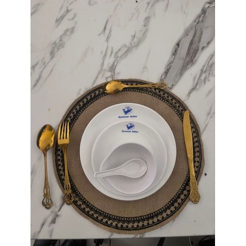 Assiettes Moyennes Et Petites 