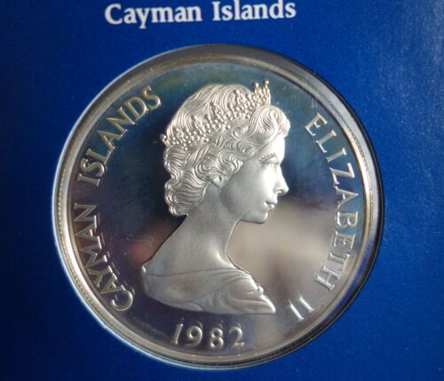 1982 Cayman Islands Five Dollars - Queen Elizabeth Ii - Argent Silver Coin