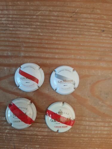 Rare ! Lot De 4 Capsules Champagne Mumm Differentes Dont Bande Grise "Millesime" !