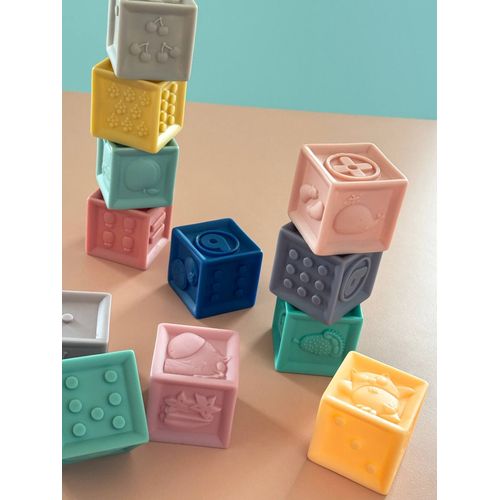Lot de 12 cubes souples multicolore