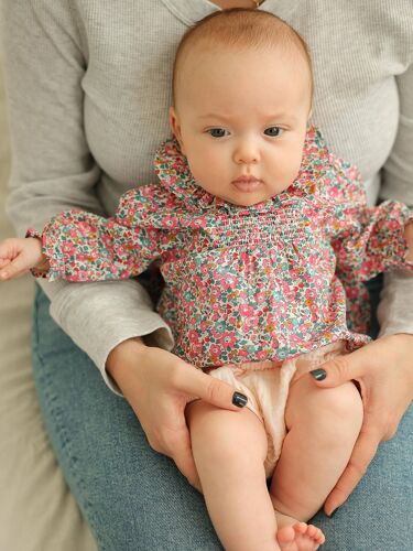 Ensemble 2 Pièces Naissance : Blouse Tissu Liberty Et Bloomer Envie De Fraise Écru