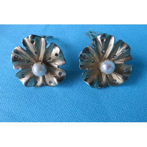 Ancienne Paire De Clips Perles Nacre Au Centre