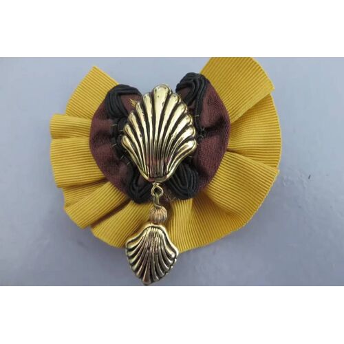 Ancienne Broche Tissus Et Métal