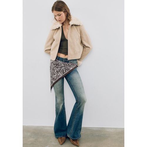 Stradivarius Veste Détail Fausse Fourrure Écru M