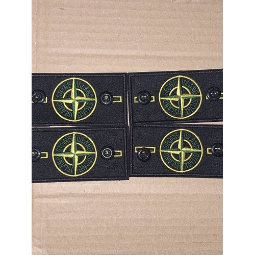 4 Patch Stone Island + 8 Boutons