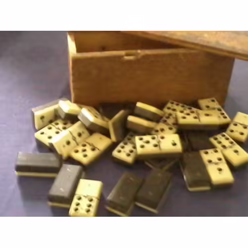 Jeu De Dominos Anciens En Ivoire