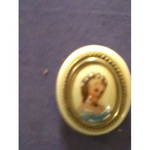 Broche Porcelaine De Limoges
