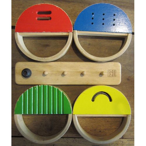 Jeu Éveil Musical En Bois Plan Toys 4 Hochets Sur Socle Dès 1 Ans 12 Mois