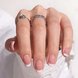 Jum-Faux Ongles Français Court Carré,Faux Ongles Rose Blanc Avec Colle Pour Femme Ou Fille,Accessoirie Ou Idée Cadeau De Noël Saint Valentinmariage Fête Desmères 