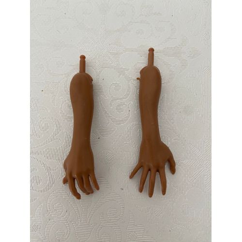 Accessoires Poupée Monster High mains Clawd Wolf