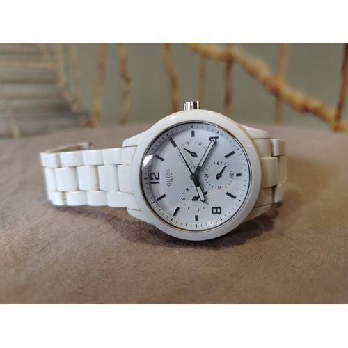 Montre Guess Femme Quartz Étanche Acier Bracelet Blanc Xxe Collection Old School Vintage 2000'S