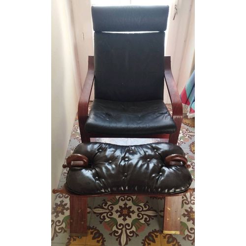 Lot De Deux Fauteuils Scandinaves Cuir Noir Artisanat Africain Et Repose-Pied