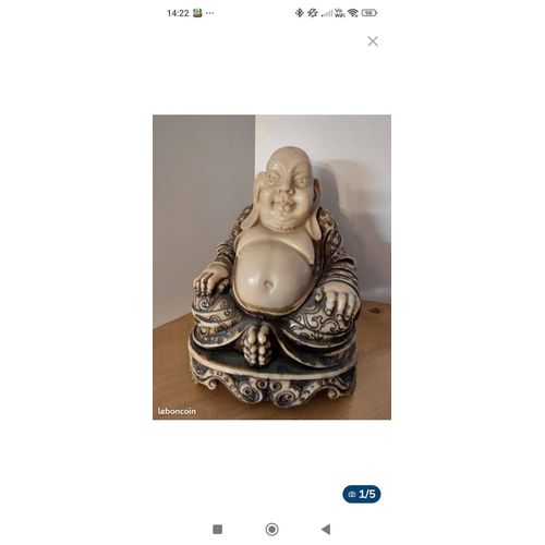 Bouddha en résine ciselé