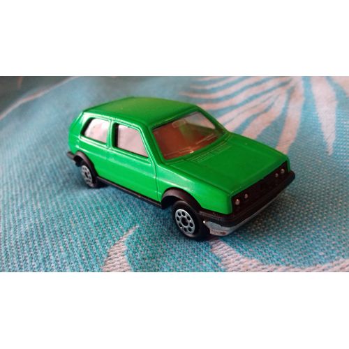 Voiture "MAJORETTE" : voiture sportive "VOLKSWAGEN GOLF 2 GTI 16S" n°235