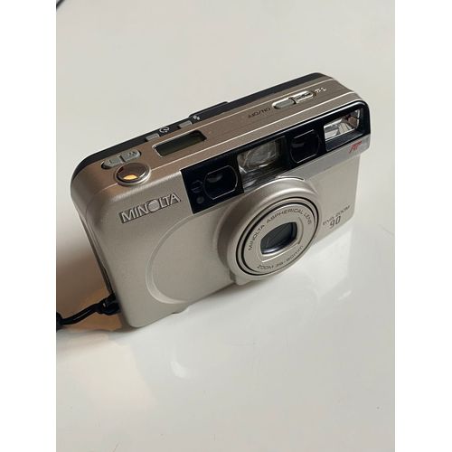 Point and shoot - Minolta Riva Zoom 90 - Mint condition
