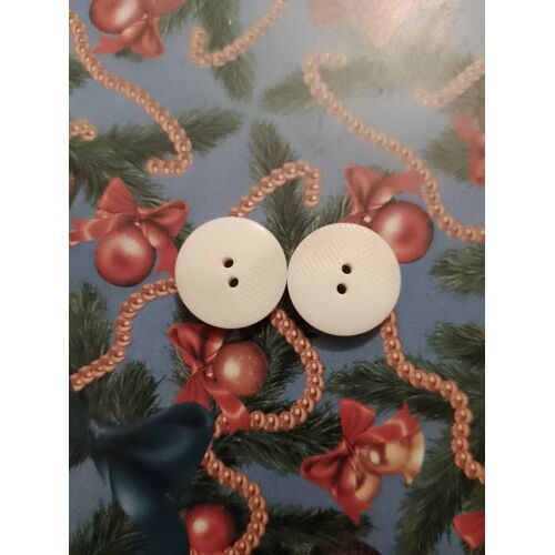 Lot De 2 Boutons Blancs À Traits À 2 Trous 1,8 Cm En Plastique Vintage.