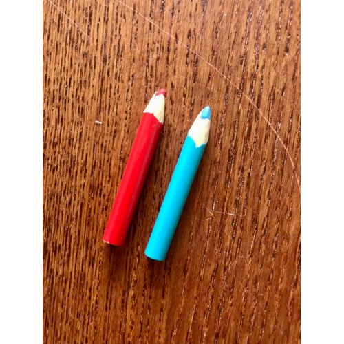 Lot 2 mini crayons de couleur coloriage rouge et bleu maison poupée dollhouse miniature