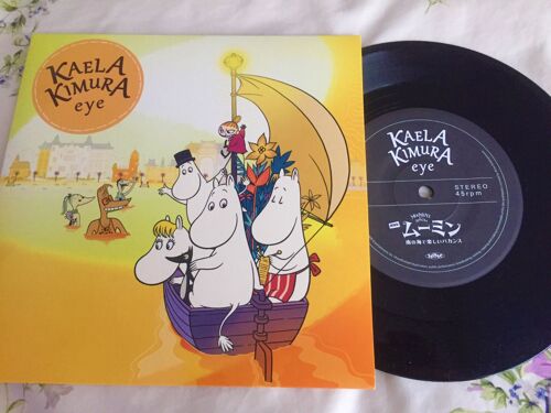 The Moomins On The Riviera - 45t Monotitre Eye De Kaela Kimura - Moomin Valley - Les Moomins Sur La Rivera