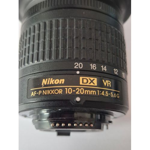 objectif photo NIKON DX VR zoom 10-20mm 1:4,5-5,6