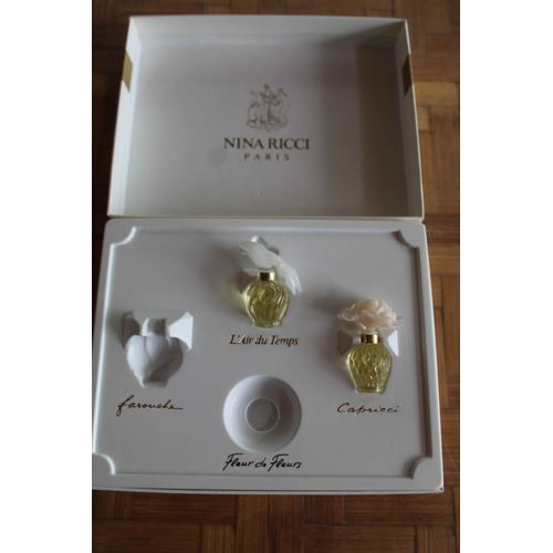 Coffret Neuf Nina Ricci Contenant 2 Miniatures Neuves , Jamais Ouvertes:L'Air Du Temps;Capricci.Eau De Parfum.