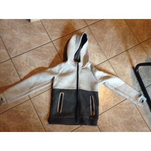 Veste A Capuche Grise Kiabi T 8 Ans