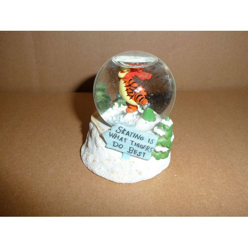 Boule À Neige Tigrou Ice-Skating