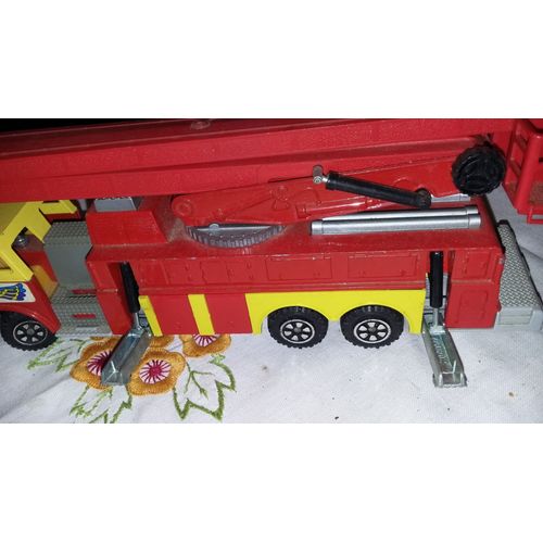 Camion pompier Incendie Nacelle Majorette